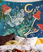 The Mystical Moth Wandtapijt