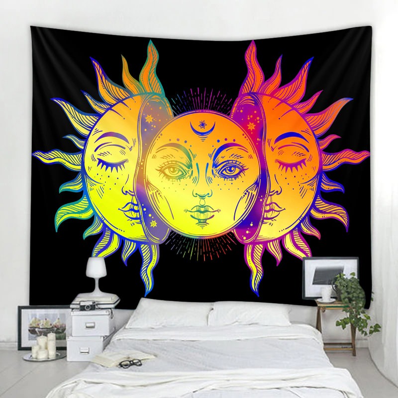 Indian Moon out of Sun Wandtapijt