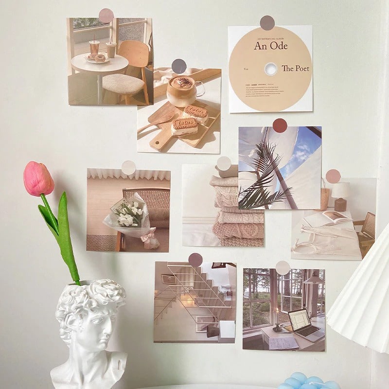 Minimalistische Wandcollage Kaarten