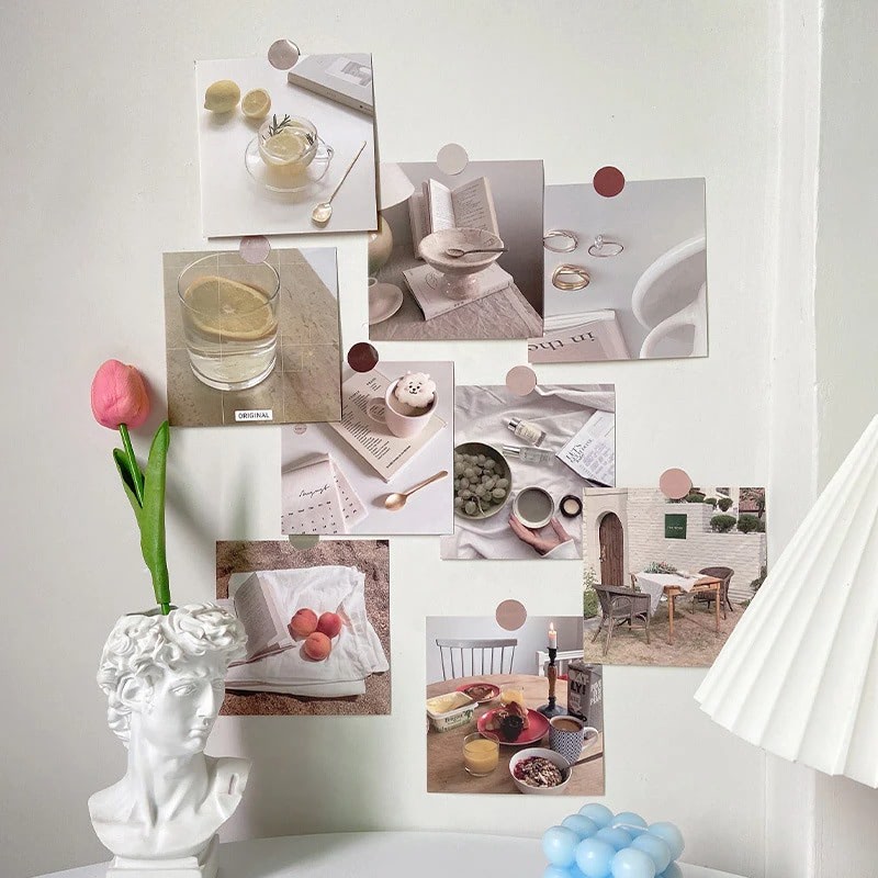 Minimalistische Wandcollage Kaarten