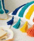Kussenhoes met Regenboog Kwastjes
