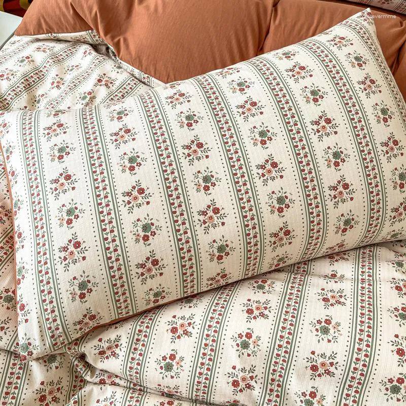 Retro Bruine Bloemenprint Beddengoedset