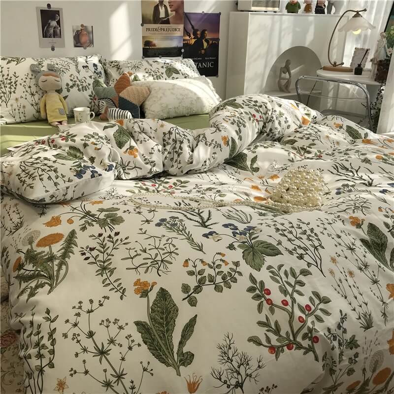 Beddengoedset met Rode Bessen en Wilde Bloemen