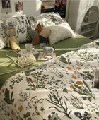 Beddengoedset met Rode Bessen en Wilde Bloemen