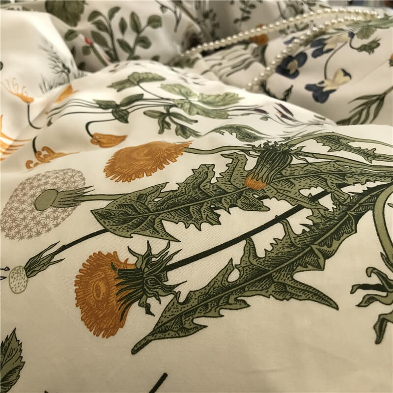 Beddengoedset met Rode Bessen en Wilde Bloemen