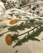Beddengoedset met Rode Bessen en Wilde Bloemen