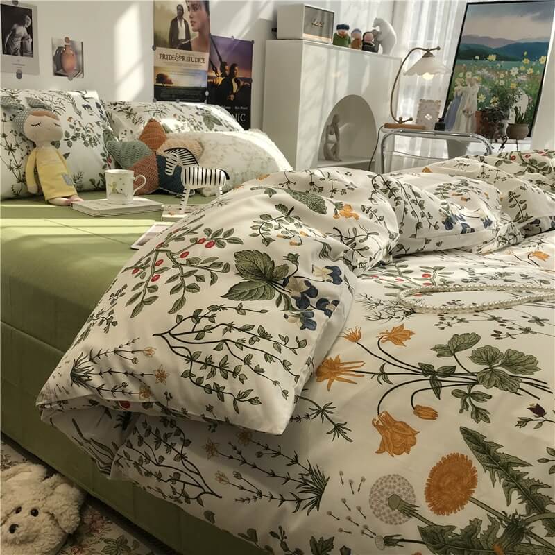 Beddengoedset met Rode Bessen en Wilde Bloemen