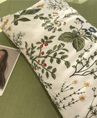 Beddengoedset met Rode Bessen en Wilde Bloemen